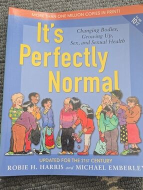 It's Perfectly Normal — Kids/Preteen Health & Growing Up Book (Blue)